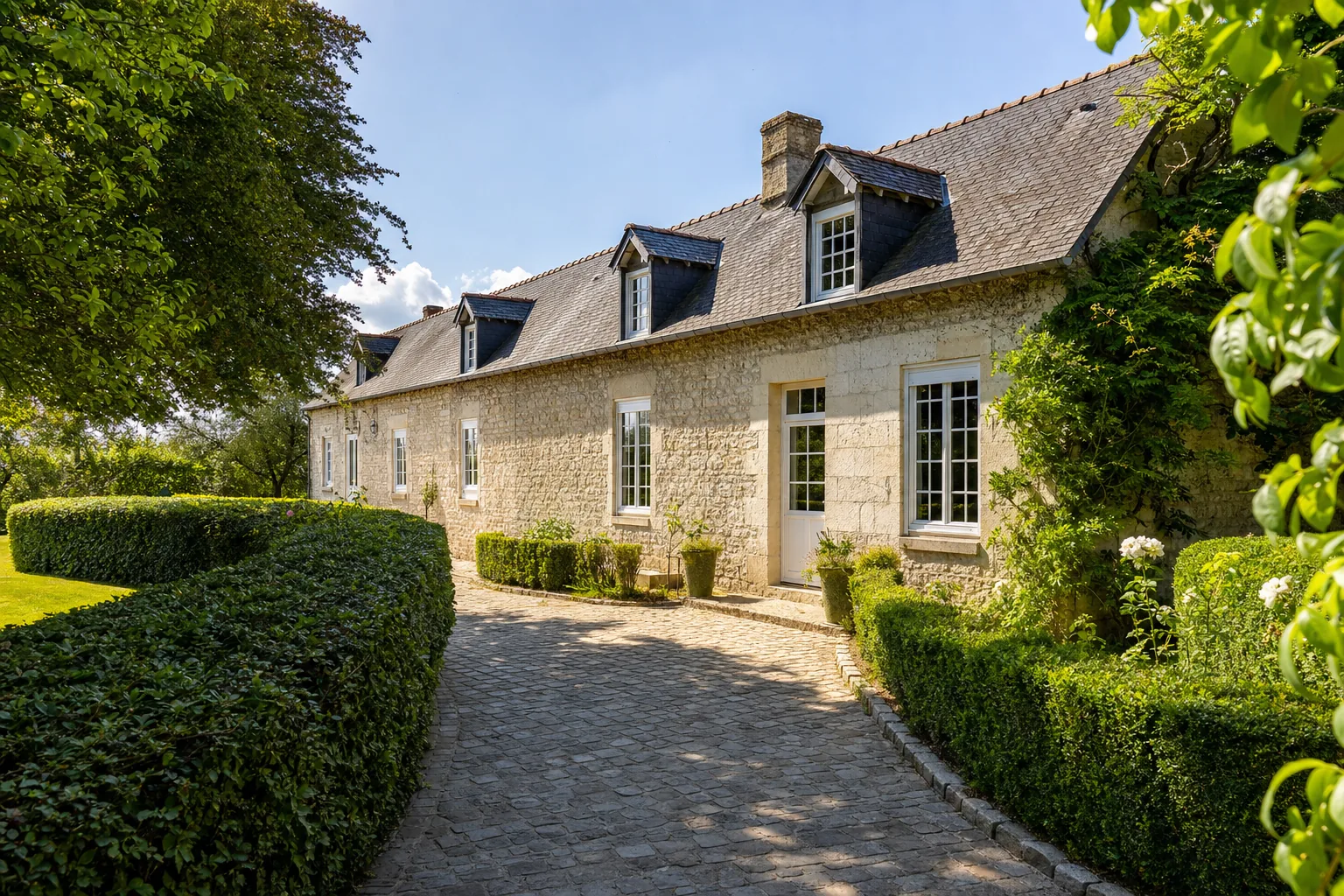 Longere en pierre typique de Heudreville-sur-Eure en Seine-Eure (Eure 27400), estimation immobiliere gratuite
